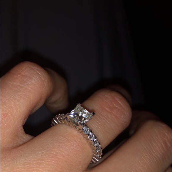 Diamond Ring - Picture 7 of 7